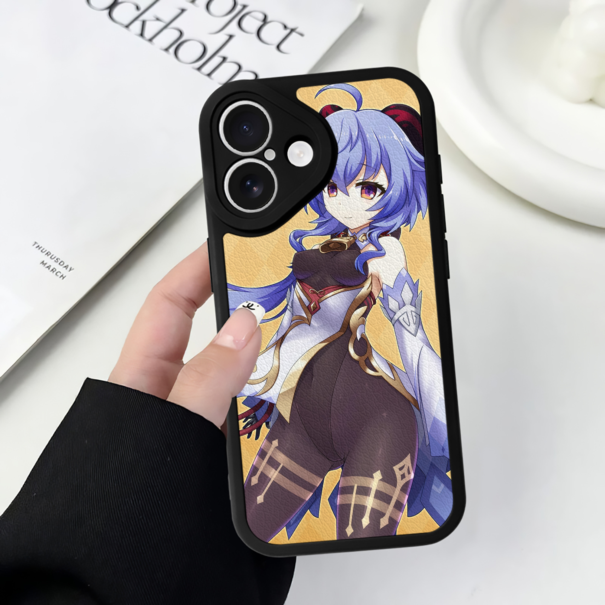 げんし神 genshin 【iPhone 16シリーズ対応】シリコンスマホケース（レザー調） 材質：シリコン